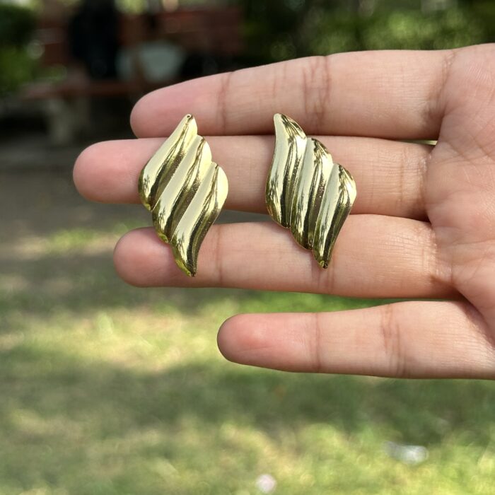 Ribbon Wave Earring - Image 2
