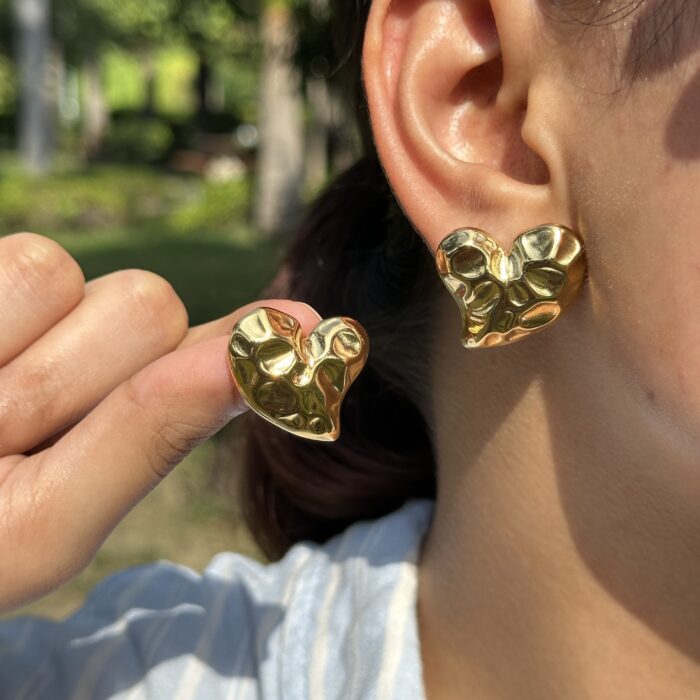 Pebble Kiss Studs - Image 1