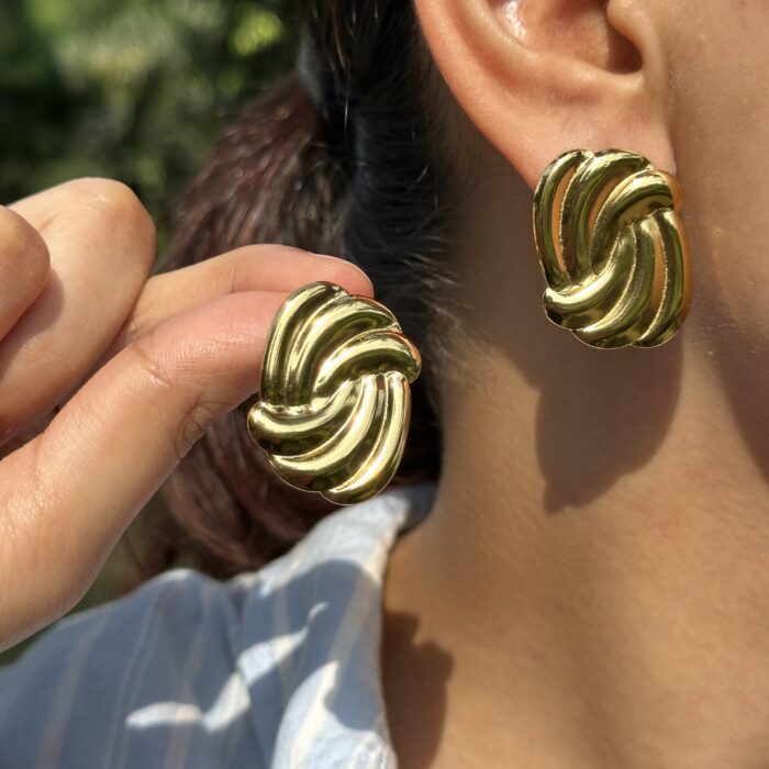Ribbon Swirl Earrings - Image 1