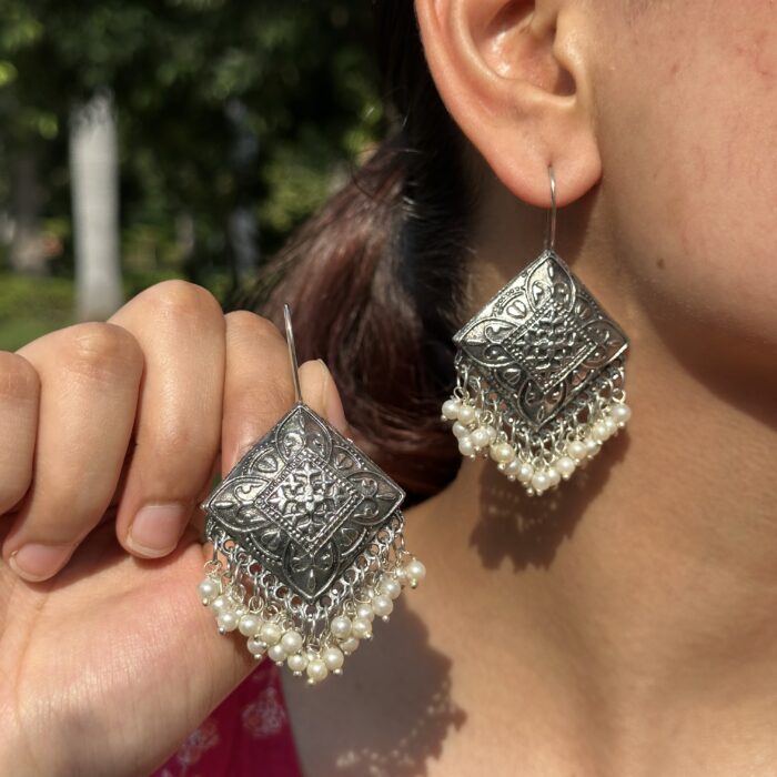 Pearl Veil Earrings - Image 1