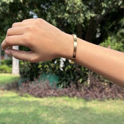 Stud Openable Bracelet