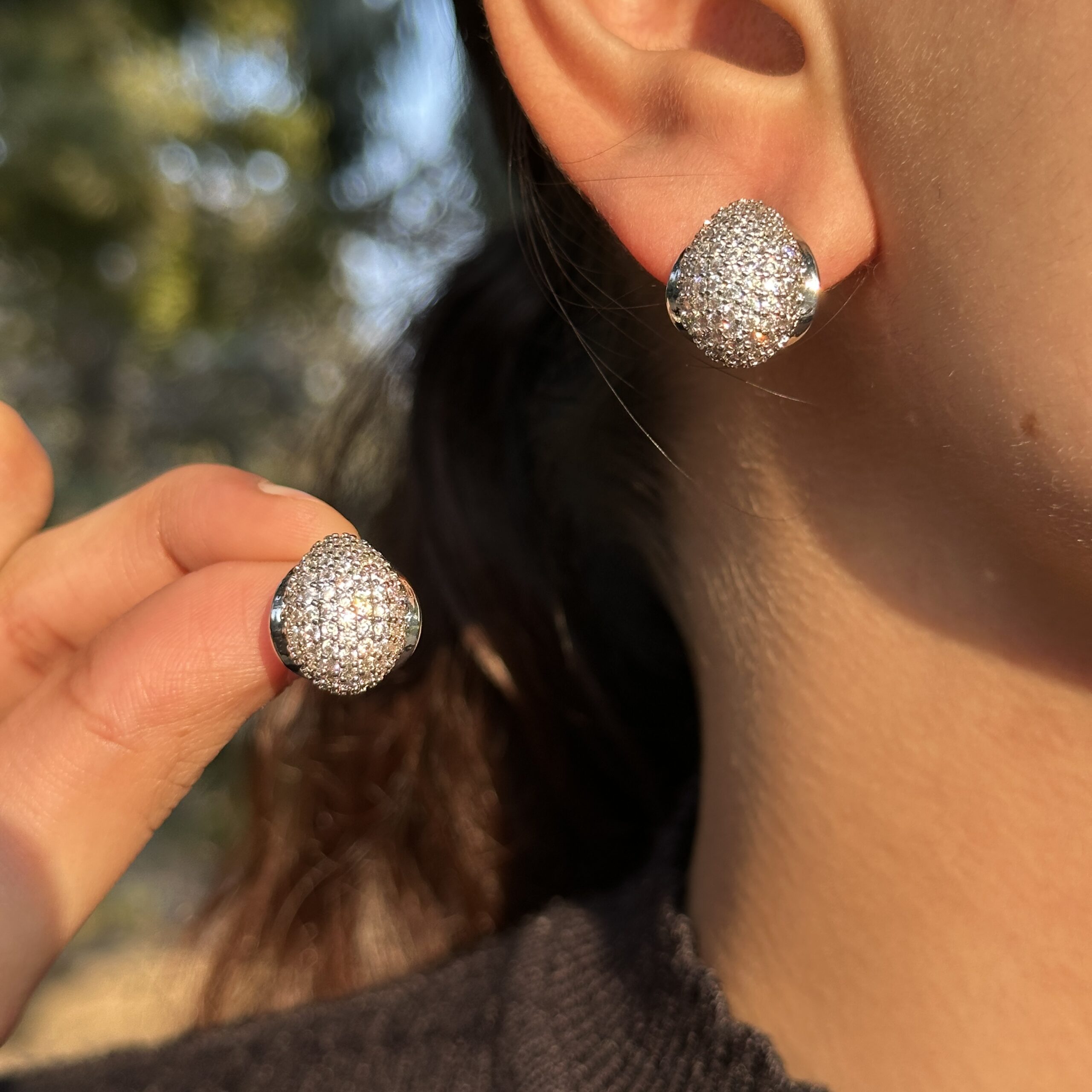 103.1 Halo Dome Studs - Image 1