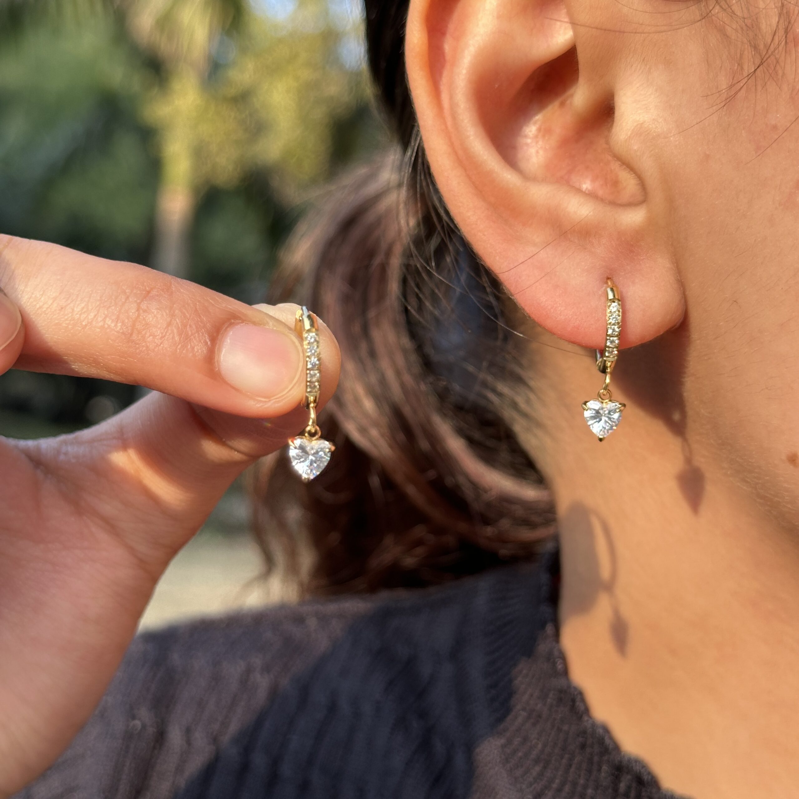 98.1 Mini Heart Drop Huggies - Image 1